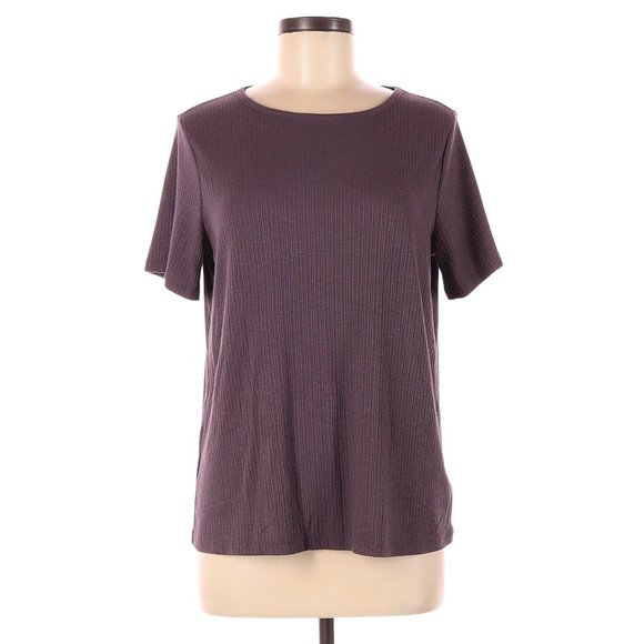 Old Navy Luxe Ribbed Slub-Knit Short Sleeve Crew Neck T-Shirt in Lavender Purple - Picture 6 of 9